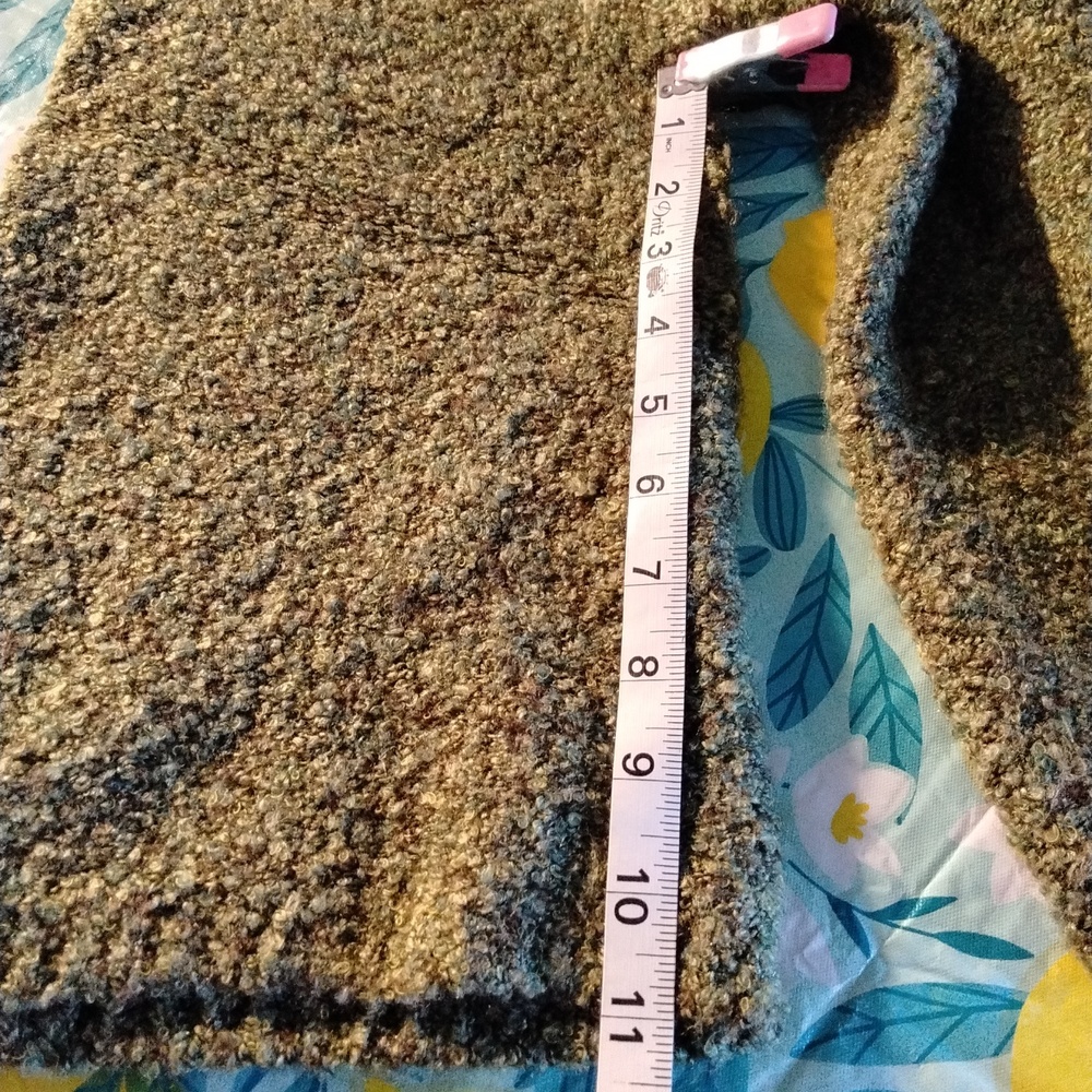 JH Collectibles Olive Green Cardigan - Picture 6 of 7